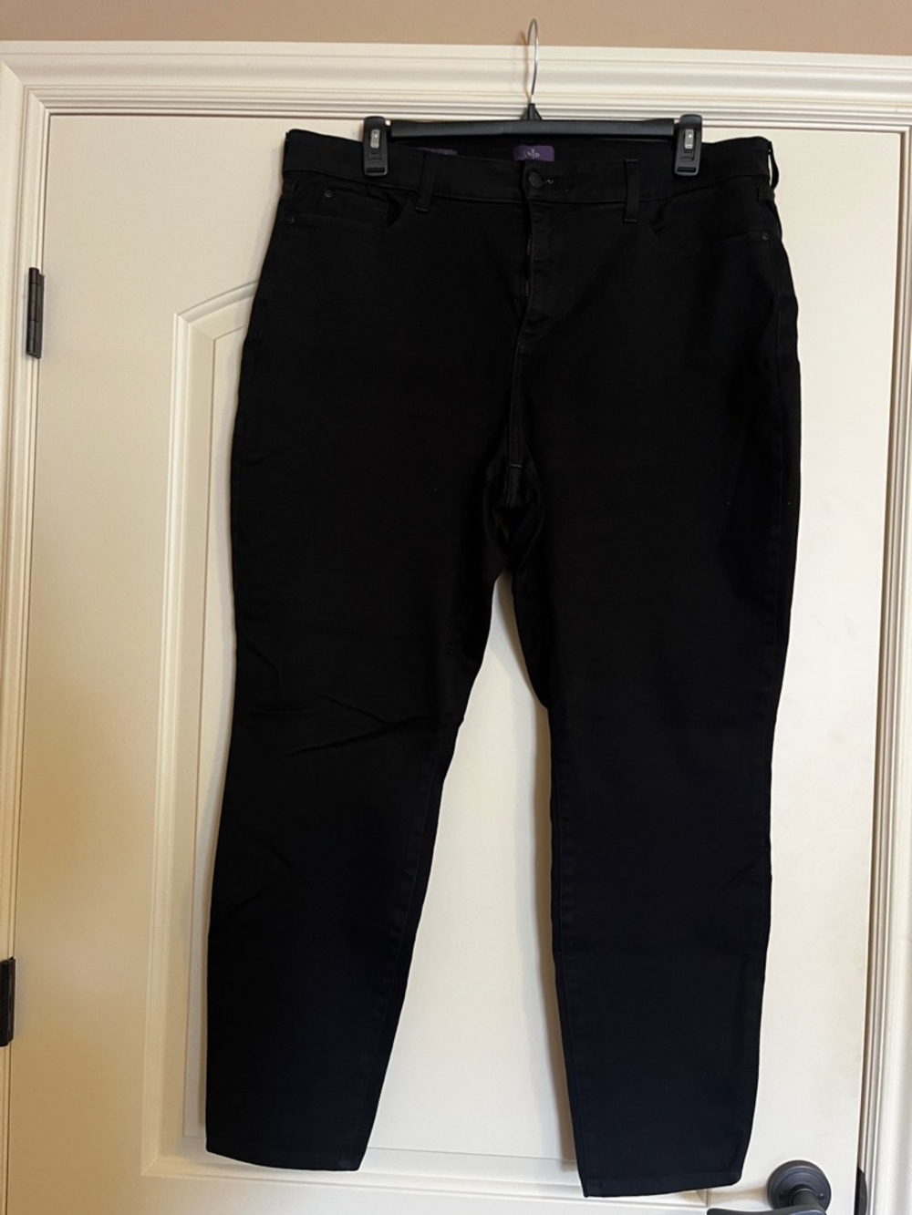 NYDJ Black Alina legging Jeans